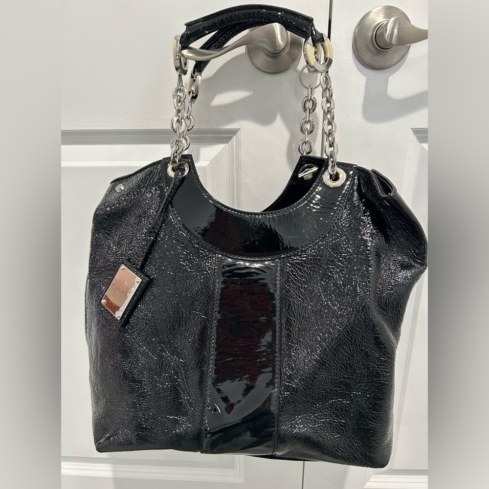 Authentic Oscar de la Renta pebble patent leather handbag with chain link straps